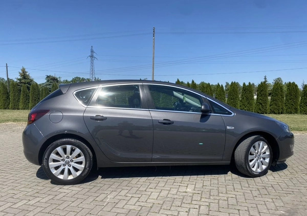 Opel Astra cena 26900 przebieg: 200000, rok produkcji 2011 z Kutno małe 781